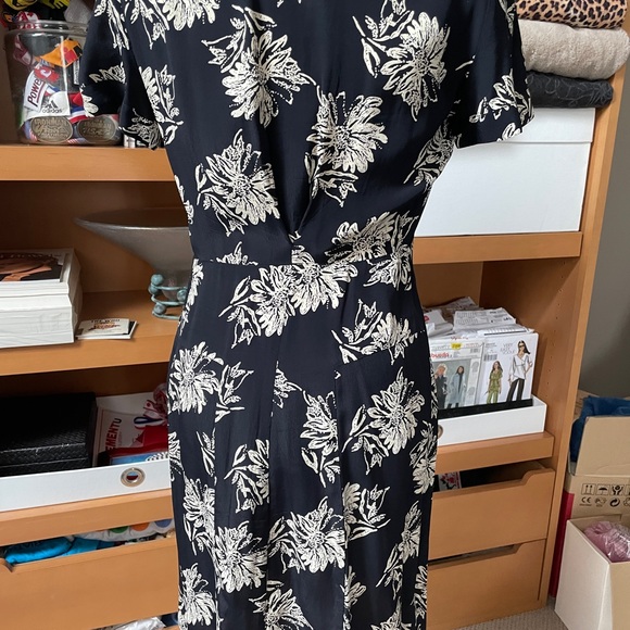 Vintage DKNY Rayon Floral Print Dress in Darkest Navy - Picture 3 of 9